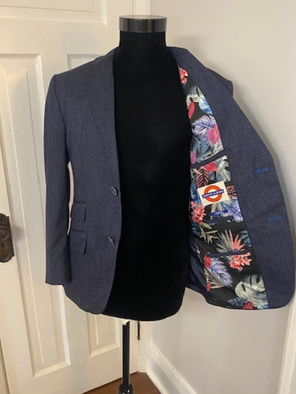 Jermyn & Bond Blazer 38S Blue w Floral lining Double Vent Single Breast 2 Button